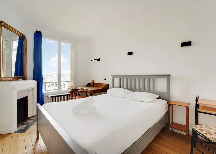 4 120m2 - Vue Tour Eiffel A Saint-germain Apartmán *
